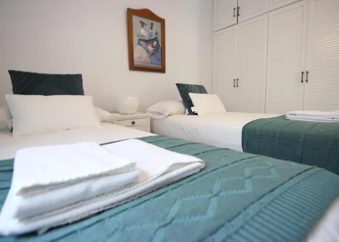 RentalSevilla Espacioso apartamento en la Alameda de Hércules con parking