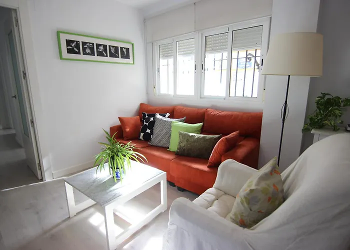 RentalSevilla Espacioso apartamento en la Alameda de Hércules con parking