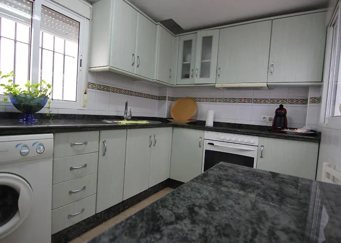 Rentalsevilla Espacioso Apartamento En La Alameda De Hercules Con Parking, España