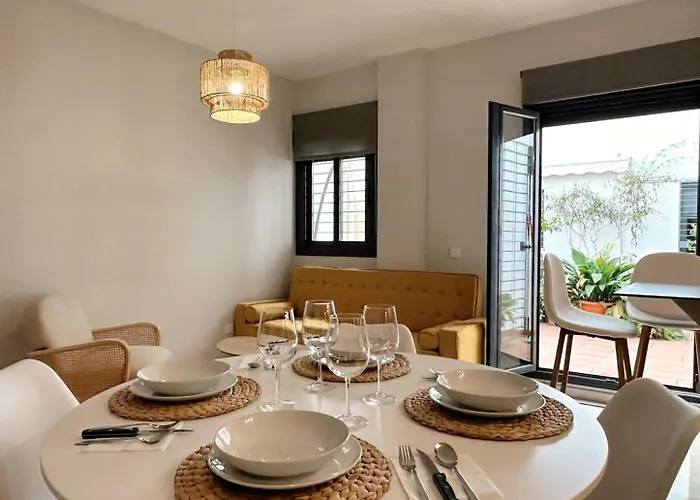 Apartamento-Pensión El Trianero junto al río