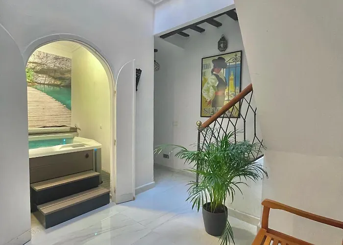 House -Rooftop&Jacuzzi -StayinSevilla, España