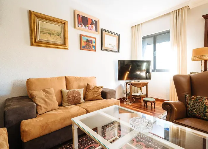 Acogedor Piso Con Parking Santa Justa