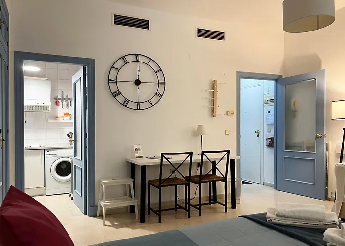 Estudio Suite San Vicente - Aloha Sevilla, Spain