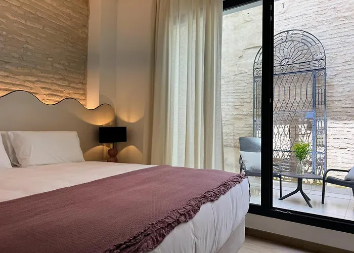 Redes Royale Apartments By Misterhost Seville, Spain
