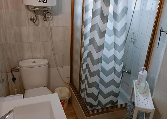 8 Mins Walk To Train Station Low Cost Youth Hostel Sewilla, Hiszpania