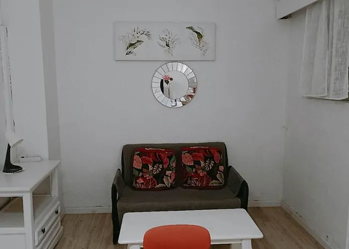 8 Mins Walk To Train Station Low Cost Youth Hostel Sevilha, Espanha