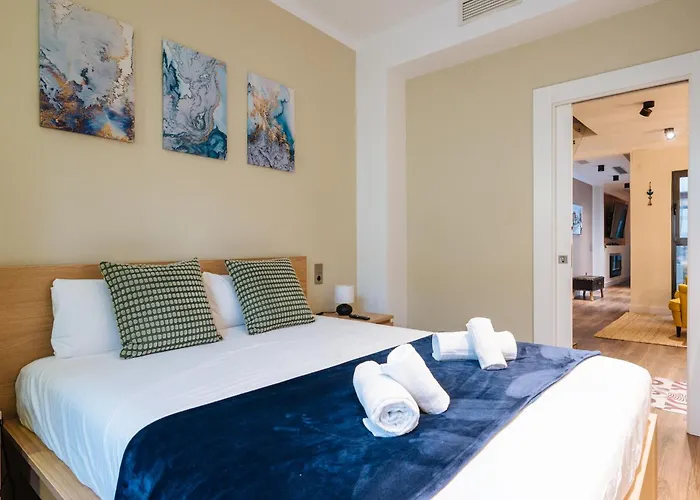 Elegant Duplex 3 Master Bedrooms And Private