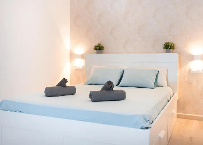 Isg Apartments Triana Jacuzzi 4