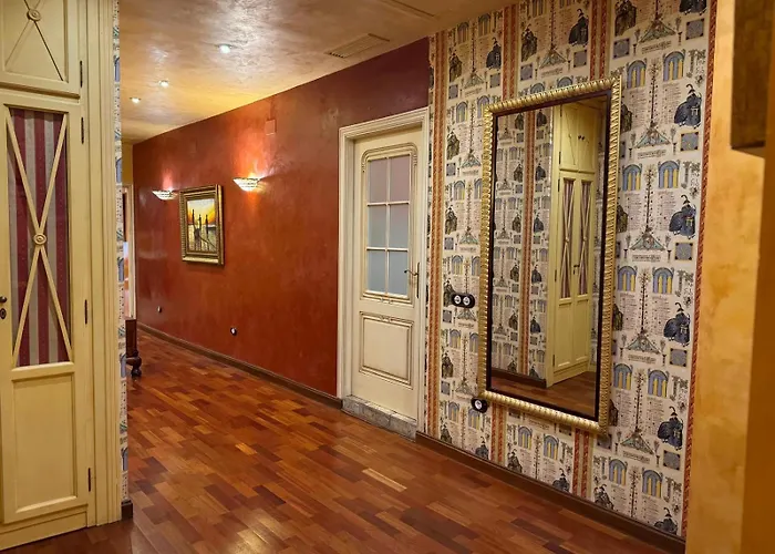 Plaza San Francisco Luxury Apartment Seville, Spain
