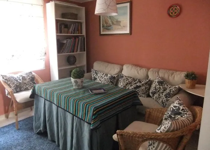 Cozy And Charming House In Sevilla, España