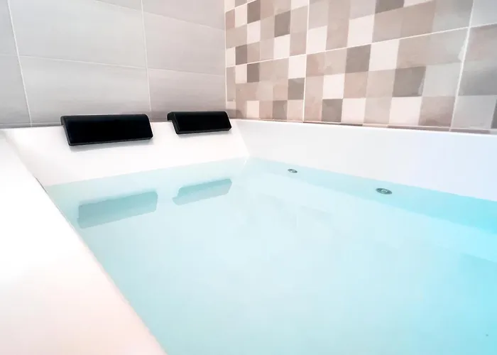 Isg s Triana Jacuzzi 1
