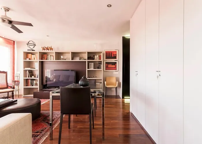 Spacious With Views Of Plaza De Espana & Maria Luisa Park