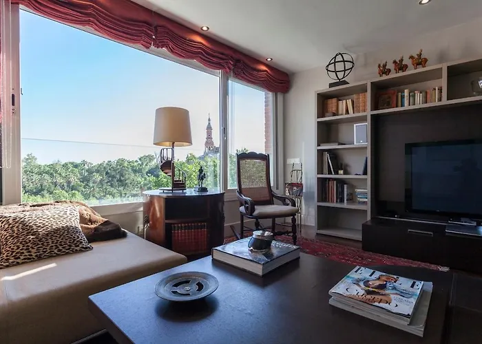 Spacious With Views Of Plaza De Espana & Maria Luisa Park