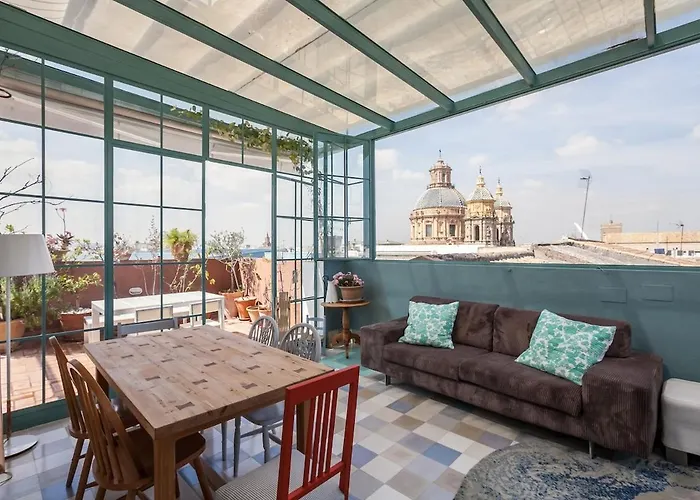 Penthouse In Restored C19Th Home Sevilla, España