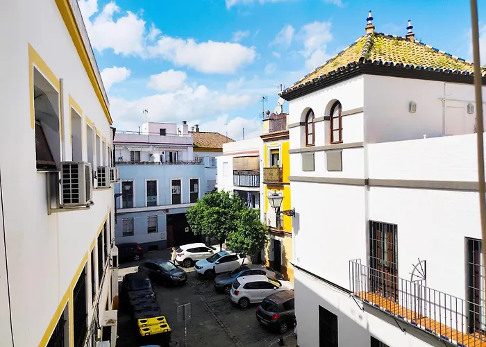 EN CÁ TITO. Luminoso y céntrico. Sevilla auténtica