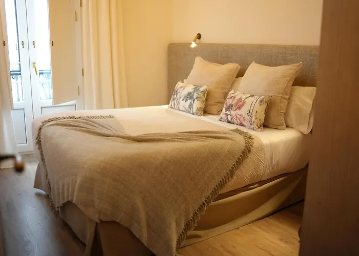 Honest Sevilla Apartments