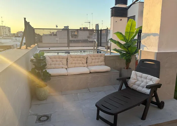 Atico Triana Con Piscina Privada