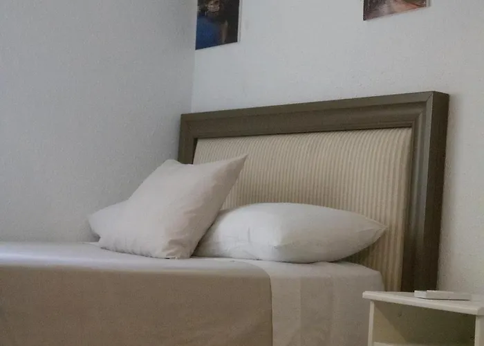 habitación o dormitorio acogedor, buena conexion Sevilla, España