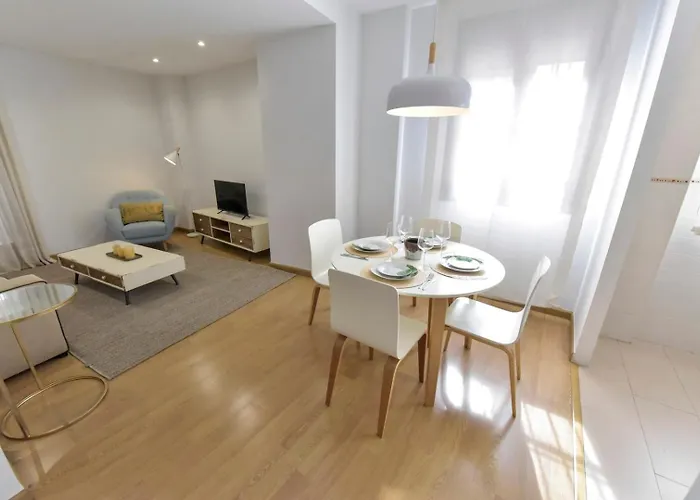 New! Comfortable Apartment With Easy Access
