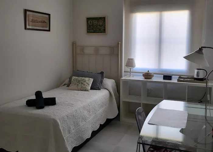 Habitación Agradable Con Baño Individual