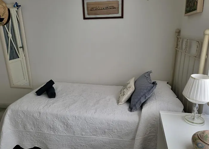 Habitación Agradable Con Baño Individual