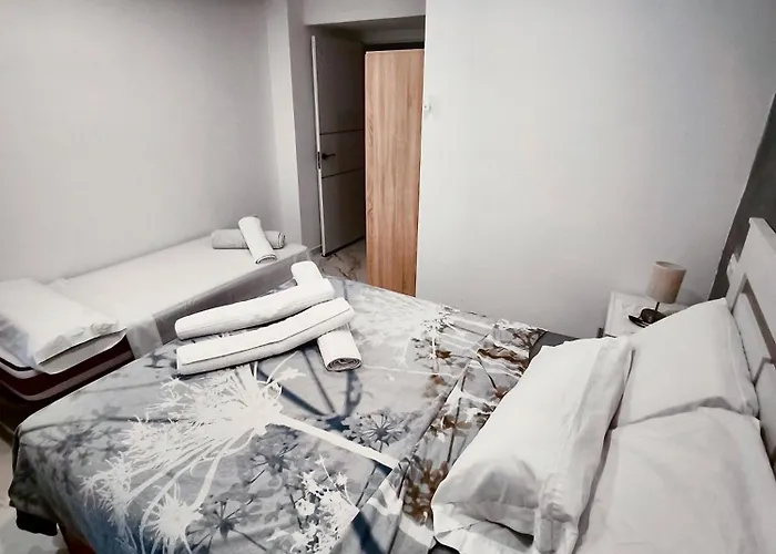 Airbhouse Prívate Rooms&Apartments Triana