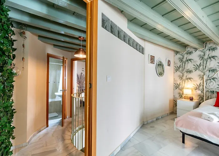 Apartamento Edomus San Jacinto Duplex Sevilla, España
