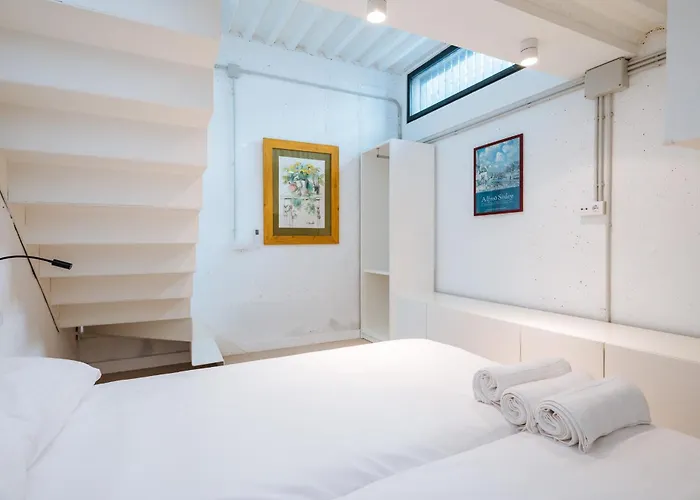Villa la casita del tiro de linea Sevilla, España