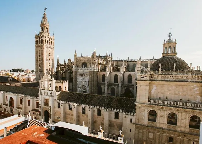 Impressive Apartment Next To The Cathedral