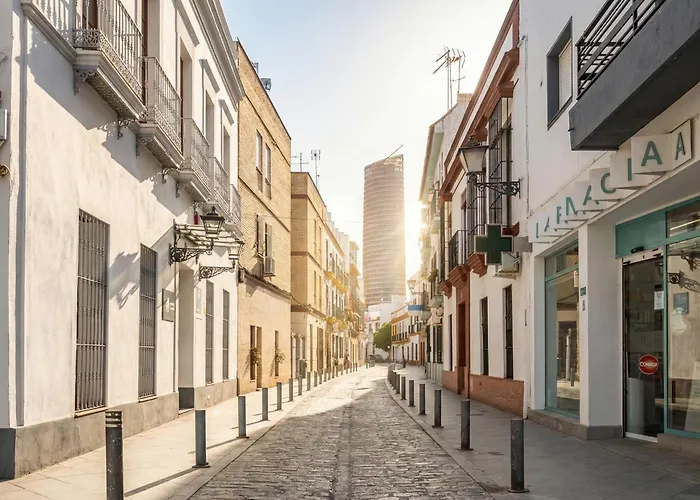 Spacious 2 Bedroom Apt In The Heart Of Triana