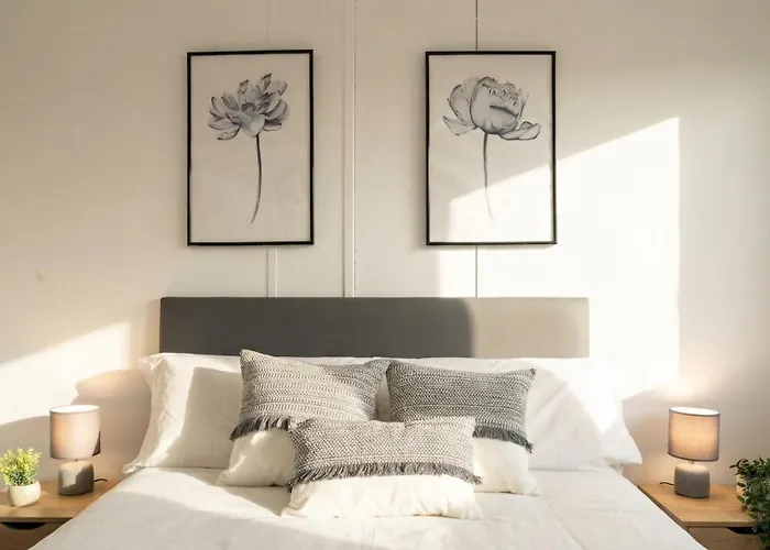 Brand-New 2Br Apt Near Center - Free Parking