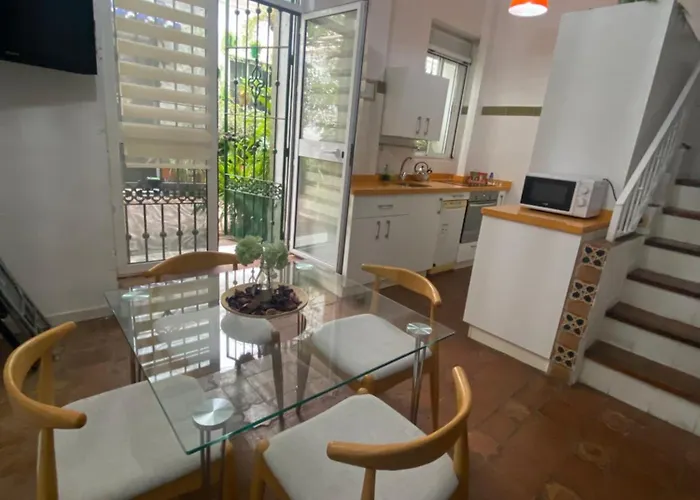Charming House In Triana,Best City View From Patio Sevilla, Spanje