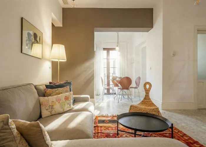 Gorgeous 2-Bed Apt In Seville Center