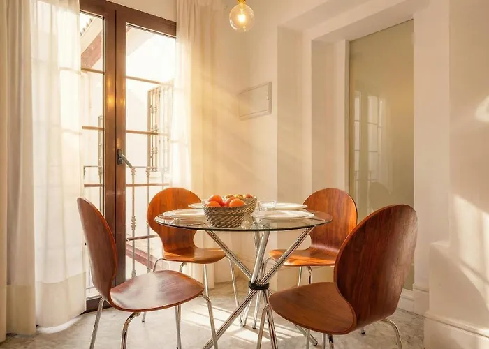 Gorgeous 2-Bed Apt In Seville Center