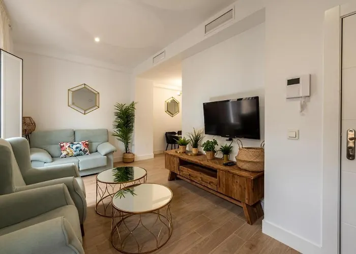 Modern With Balcony- 2Bd 2Bth- San Vicente