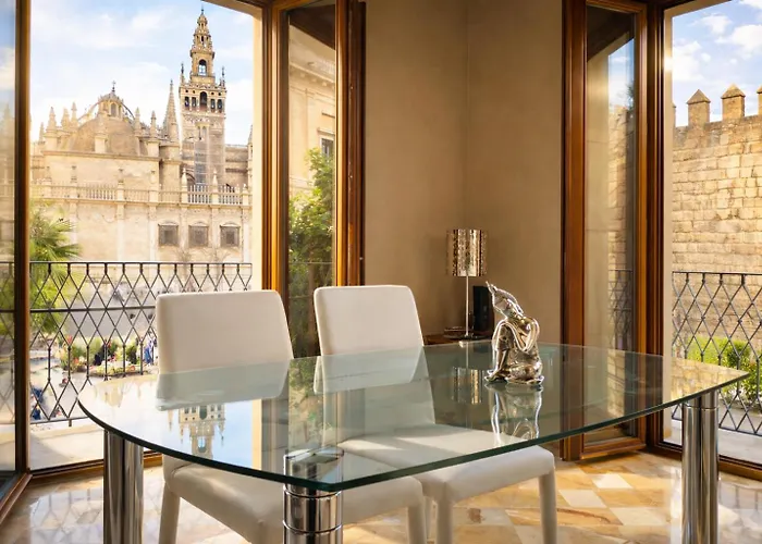 Luxury With Views To Alcazar, Cathedral And Giralda.