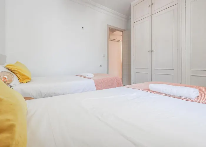 Pureza Dreams De Sevilla Oasis En Triana, Spagna