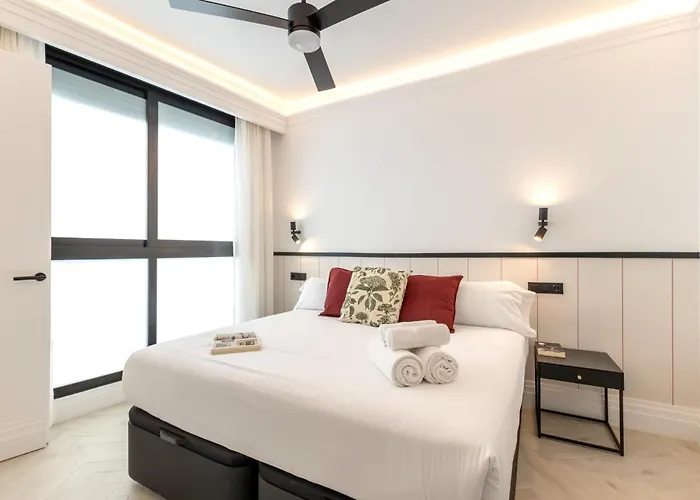 Isg Apartments San Luis Sevilla, España