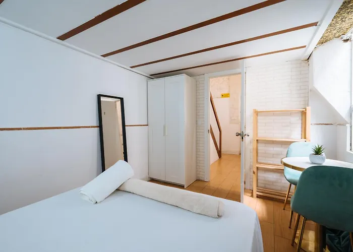 Airbhouse Private Rooms & Apartments Sevilla, España