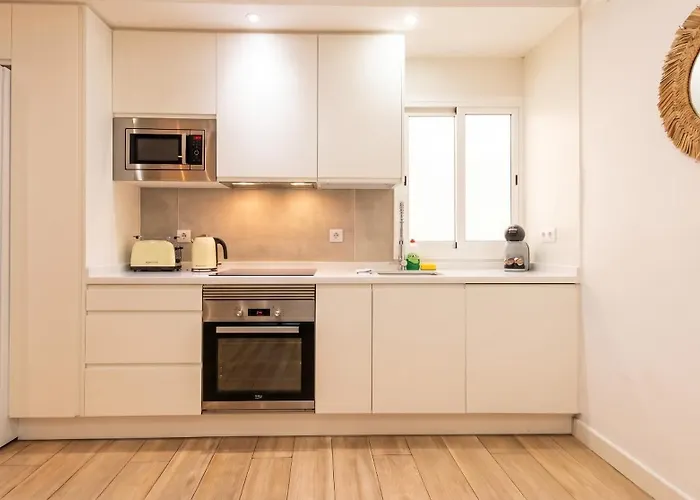 Luxurious & Spacious 4Br Apt Next To Cathedral