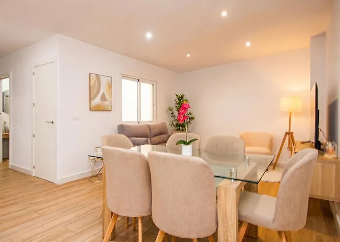 Luxurious & Spacious 4Br Apt Next To Cathedral