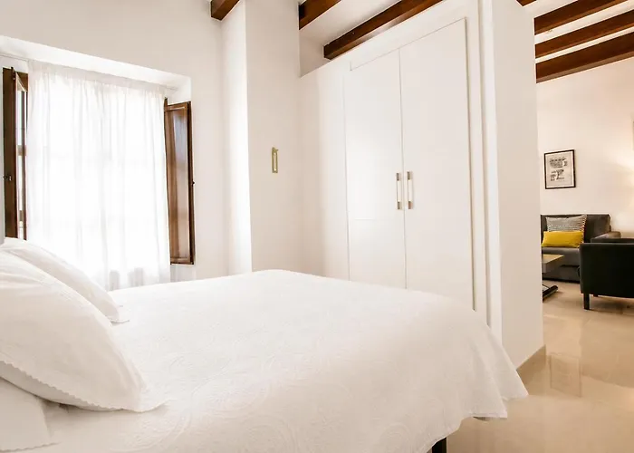 Apartamentos Plaza Nueva Sevilla, España