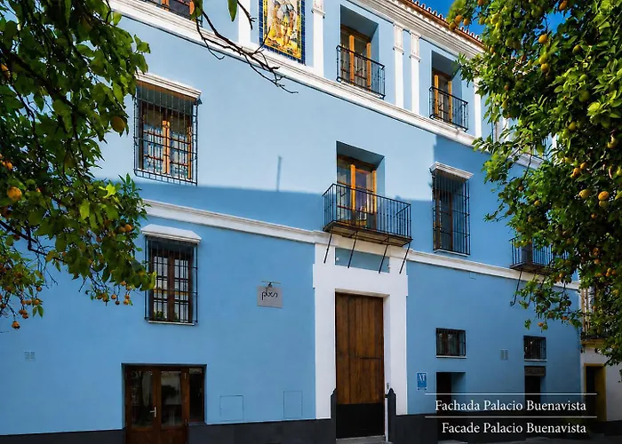 Palacio del siglo XVII frente a los Jardines de Murillo