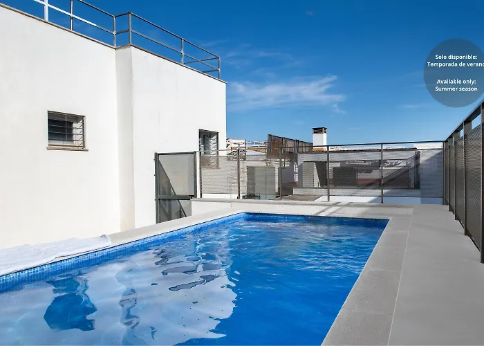 Urban Oasis Apartment With Pool & Free Parking