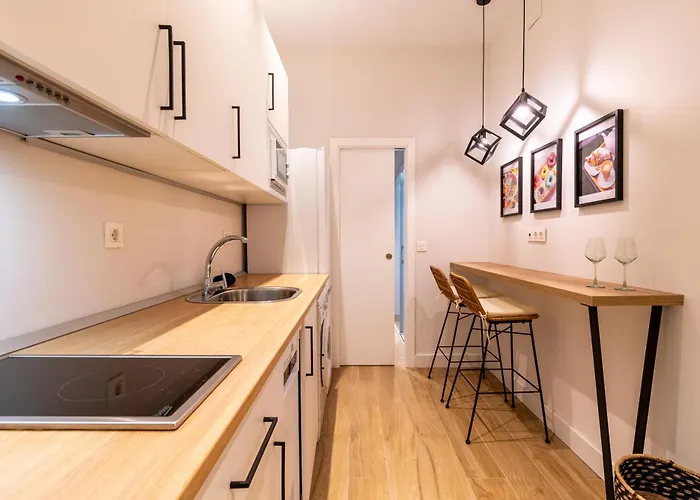 Sevillebnb Group- Santa Barbara Central Suites, Sevilla Center