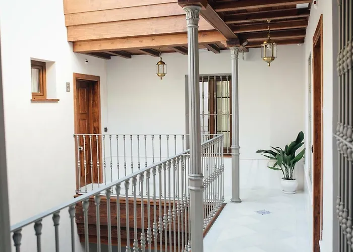 One&Lux Byron Suites Sevilla, Spanje