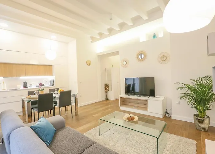 T&L Triana Loft - Feel At Home