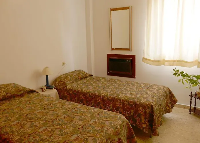 Casa Soleada en Calle Tranquila